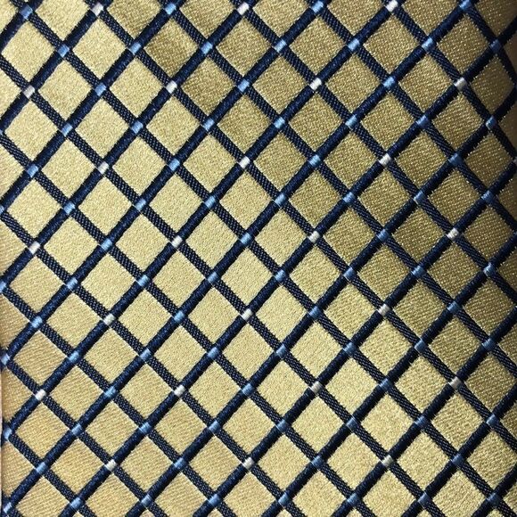 IZOD Stunning Diamond 💯 Silk Gold Navy Blue Tie - Picture 5 of 6